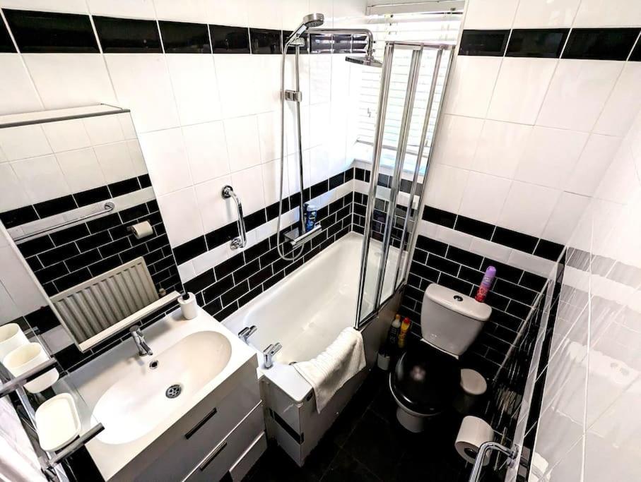 Charming 2-Bed Garden Flat Apartment London Ngoại thất bức ảnh