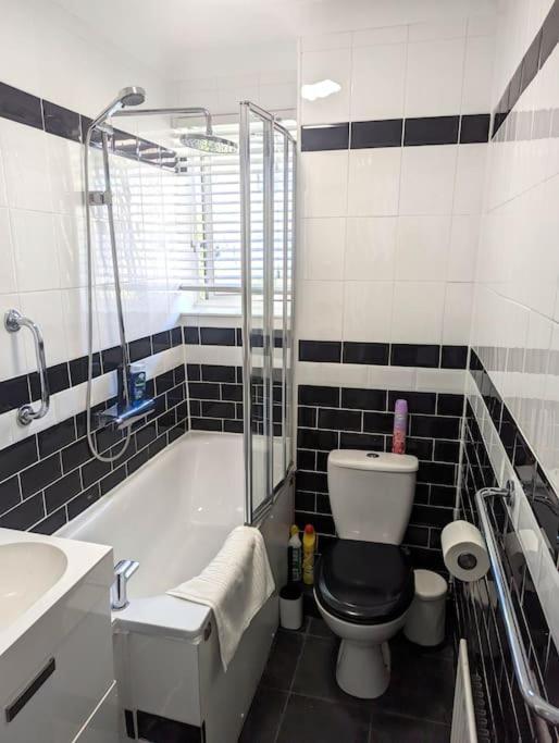Charming 2-Bed Garden Flat Apartment London Ngoại thất bức ảnh