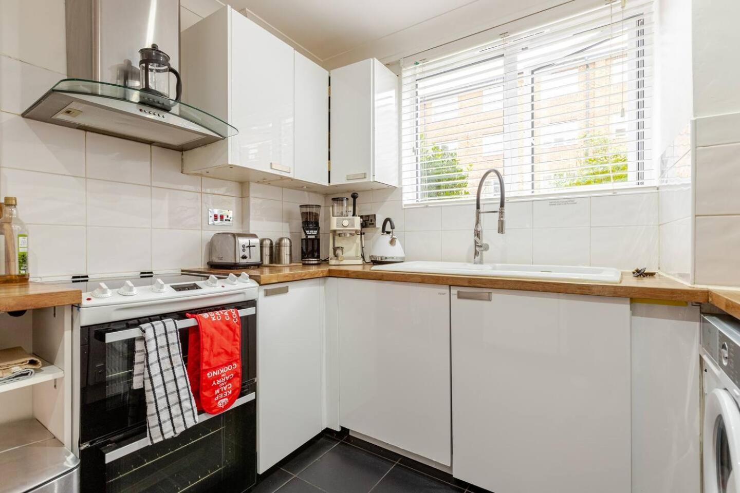 Charming 2-Bed Garden Flat Apartment London Ngoại thất bức ảnh